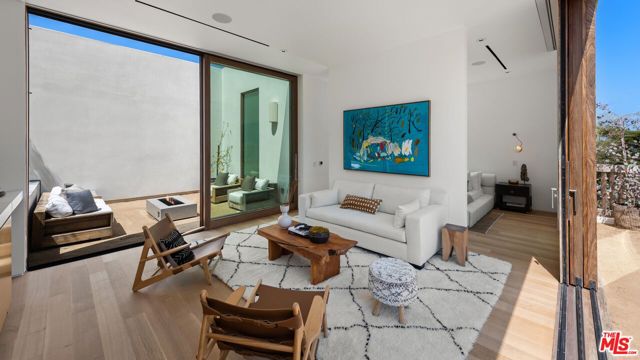 28837 Selfridge Drive, Malibu CA: https://media.crmls.org/mediaz/2bf5e84e-ab11-4d20-b092-c51abb30b897.jpg