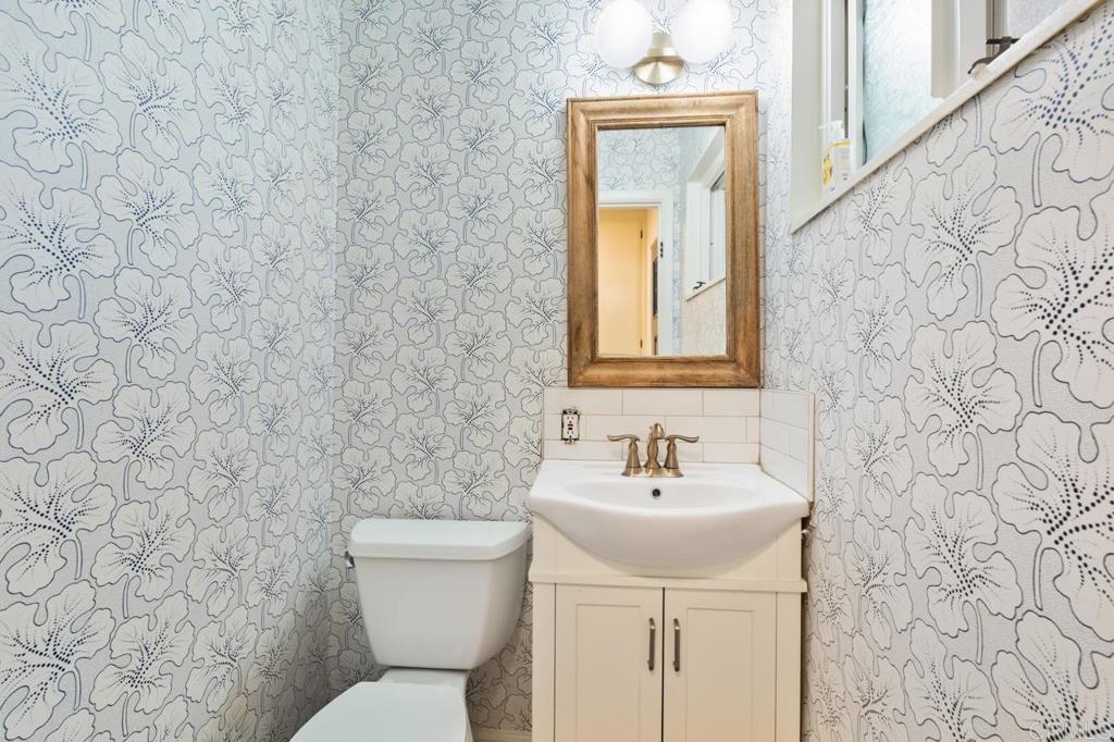 https://media.crmls.org/mediaz/2bf6a9c7-23a2-40ae-898e-c960c9e02ffc.jpg?preset=X-Large