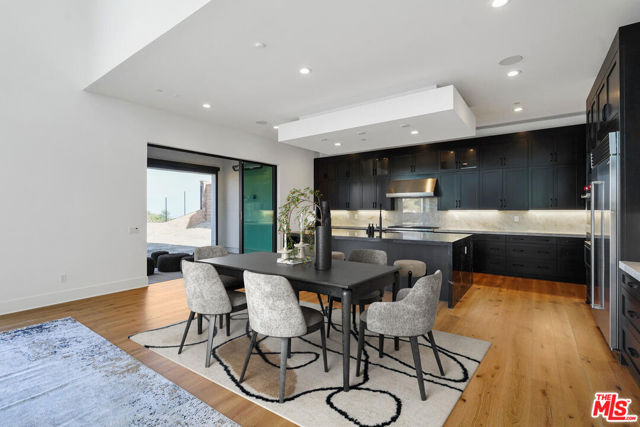 11740 Abbey Lane, Porter Ranch CA: https://media.crmls.org/mediaz/2bf6e799-57d3-4310-9fc3-a07775b98625.jpg