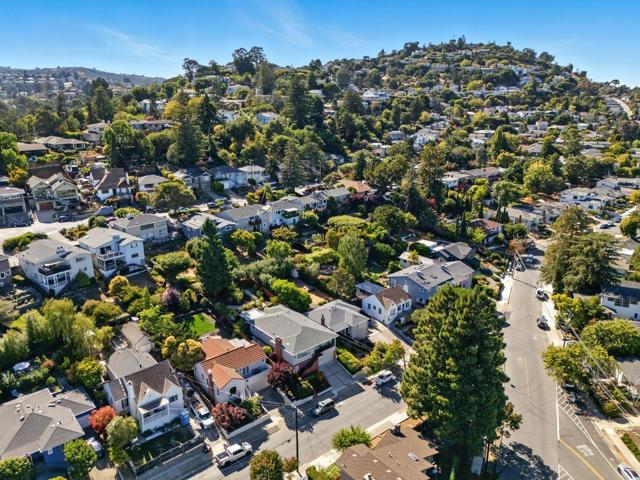 508 Prospect Street, San Carlos CA: https://media.crmls.org/mediaz/2bf6eeb6-9dd5-401e-831a-4311213eb4ca.jpg