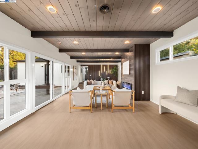 1607 Ward St, Hayward CA: https://media.crmls.org/mediaz/2bf6fc72-cba1-4d5f-8f51-e01dd2b8c961.jpg