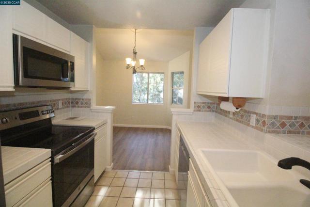 Image 5 of 15 For 7835 Canyon Meadows  B