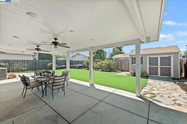 3947 Pestana Way, Livermore CA: https://media.crmls.org/mediaz/2bf83de3-f163-400f-a8f0-a4387b36c7a5.jpg