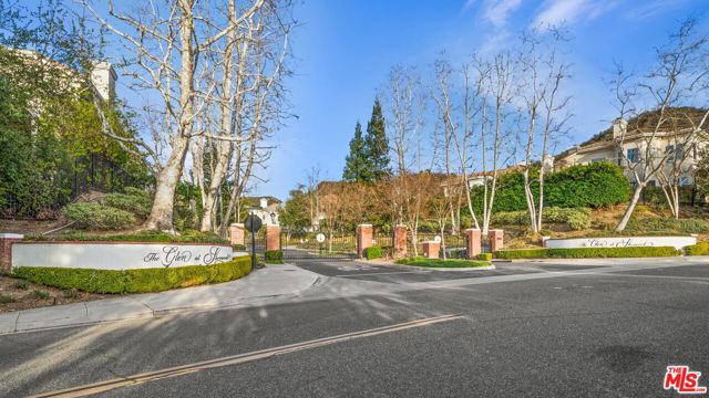 219 Baybrook Court, Lake Sherwood CA: https://media.crmls.org/mediaz/2bfac8ff-7d9c-4aab-8340-ce7e9da5cf74.jpg