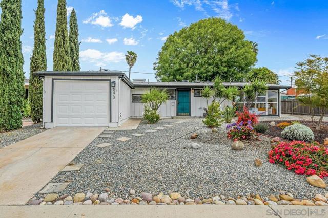 6373 Lake Albano Ave, San Diego CA: https://media.crmls.org/mediaz/2bfb1cc1-e0c1-411c-8a7d-f2cb5aee6378.jpg