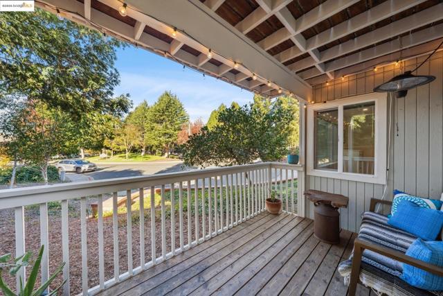 1893 Shirley Dr, Benicia CA: https://media.crmls.org/mediaz/2bfb30cf-9186-4145-891a-b276a18fa274.jpg