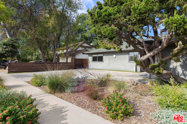 13825 Friar Street photo 3