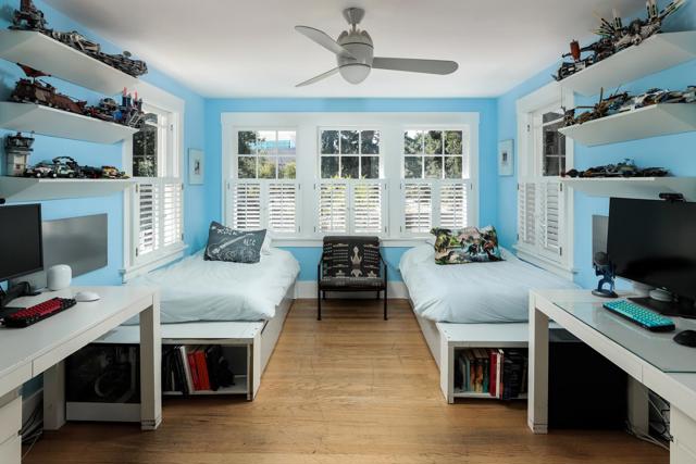 262 Oconnor Street, Menlo Park CA: https://media.crmls.org/mediaz/2bfd3cfb-d4c9-453f-b200-1de1a3fb4160.jpg