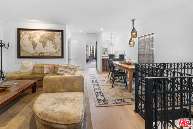 2116 3rd Street, Santa Monica CA: https://media.crmls.org/mediaz/2bfd63a9-adb6-466d-a201-d60a585f4a4c.jpg