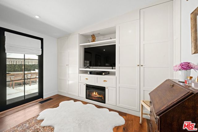 8961 Dicks Street, West Hollywood CA: https://media.crmls.org/mediaz/2bfd9a76-9051-4555-a188-5c7fa4cd2f6d.jpg