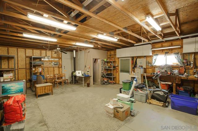 26152 Bellemore Dr, Romona CA: https://media.crmls.org/mediaz/2bff1ac1-04be-4603-81e6-e9e0298ae3f7.jpg