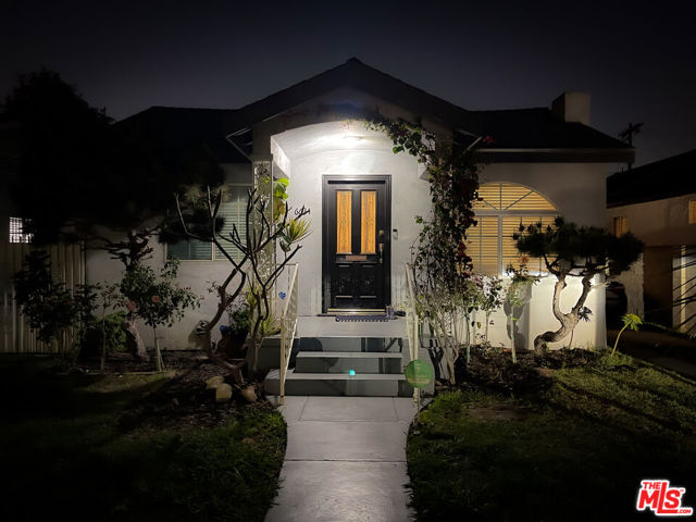 6634 6Th Ave, Los Angeles, CA 90043