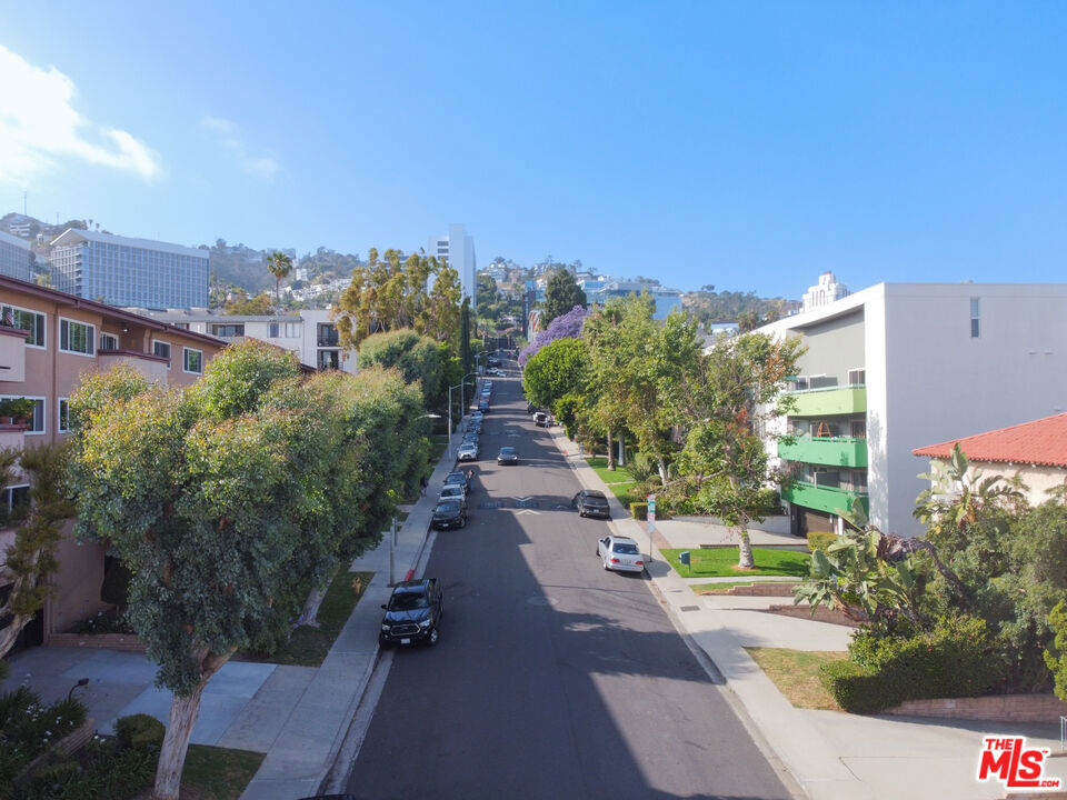1112 N Olive Drive #5