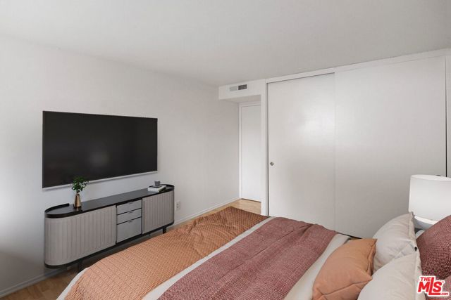 10535 Wilshire Boulevard, Los Angeles CA: https://media.crmls.org/mediaz/2c009394-228b-480f-8043-d25c9dc76198.jpg