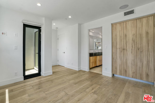 1445 1/4 N Martel Avenue, Los Angeles CA: https://media.crmls.org/mediaz/2c00b0b1-468f-45d7-b838-f63d59d1fd0f.jpg