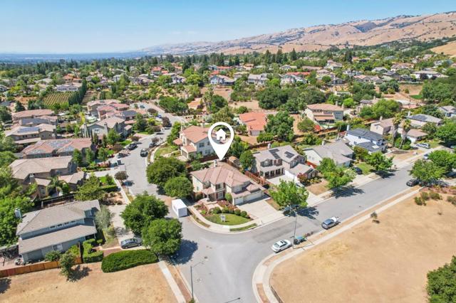 6307 Hematite Court, San Jose CA: https://media.crmls.org/mediaz/2c01cbdb-e28f-4d54-83e6-b876256e88e3.jpg