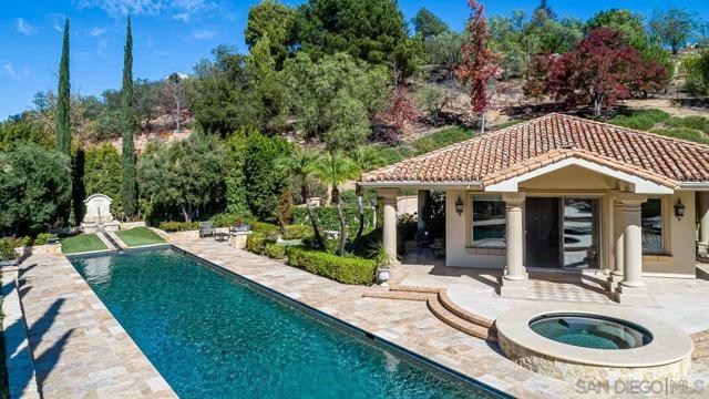 14440 Ridge Ranch Rd, Valley Center CA: https://media.crmls.org/mediaz/2c020828-63e8-4081-85ad-15fc2a302e4e.jpg