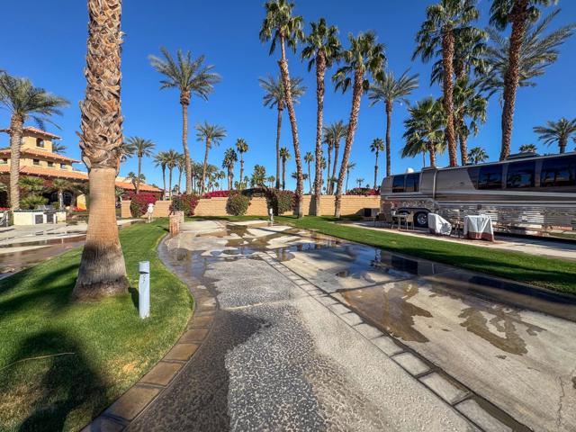 80394 Avenue 48, Indio CA: https://media.crmls.org/mediaz/2c02537e-0b40-40a4-bbc5-0e54d6e872d4.jpg
