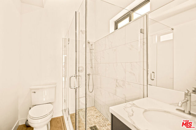 535 N Formosa Avenue, Los Angeles CA: https://media.crmls.org/mediaz/2c0283a3-1b6f-4a61-88b6-a5ca3f962022.jpg