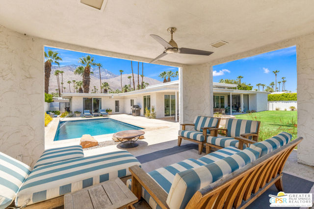 2130 S Toledo Avenue, Palm Springs CA: https://media.crmls.org/mediaz/2c02e078-21c0-4d55-9424-2bf687b185f5.jpg