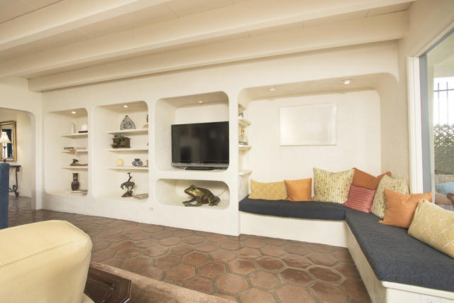 52404 Avenida Rubio, La Quinta CA: https://media.crmls.org/mediaz/2c02e303-34f9-4fae-90da-27c9e2b43c0c.jpg