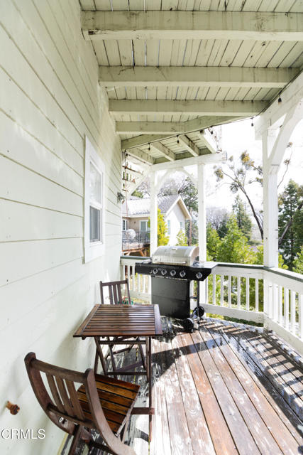 385 Spruce Drive, Lake Arrowhead CA: https://media.crmls.org/mediaz/2c030b4a-d623-43b3-b637-3809ff599ca1.jpg