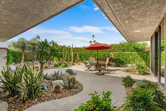132 Columbia Drive, Rancho Mirage CA: https://media.crmls.org/mediaz/2c036b11-ceb3-4b3c-a733-116ee1db955e.jpg
