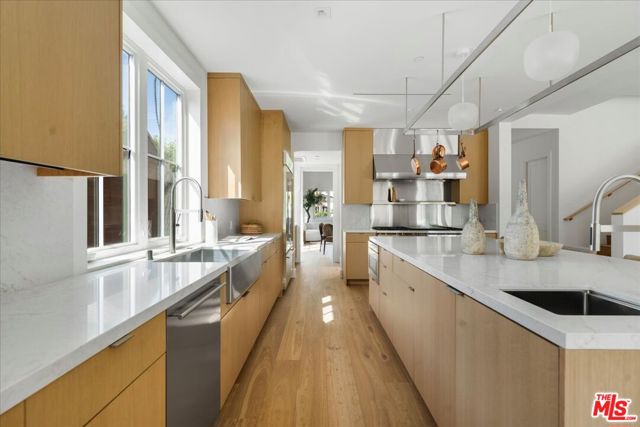 4 Bed Home for Sale in Los Angeles, California