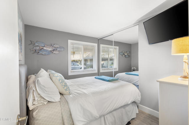 275 E Surfside Drive, Port Hueneme CA: https://media.crmls.org/mediaz/2c03a91a-27d1-4d27-a05b-31602bd812e0.jpg