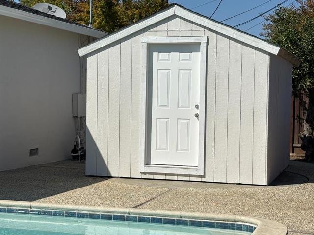 2212 ARLEEN Way, San Jose CA: https://media.crmls.org/mediaz/2c03cc07-c400-461f-a436-43ccaea8deaa.jpg