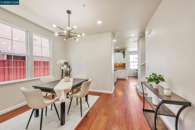 237 Dutra Vernaci Dr, Union City CA: https://media.crmls.org/mediaz/2c041028-3763-44d7-b614-416a23b8ac32.jpg