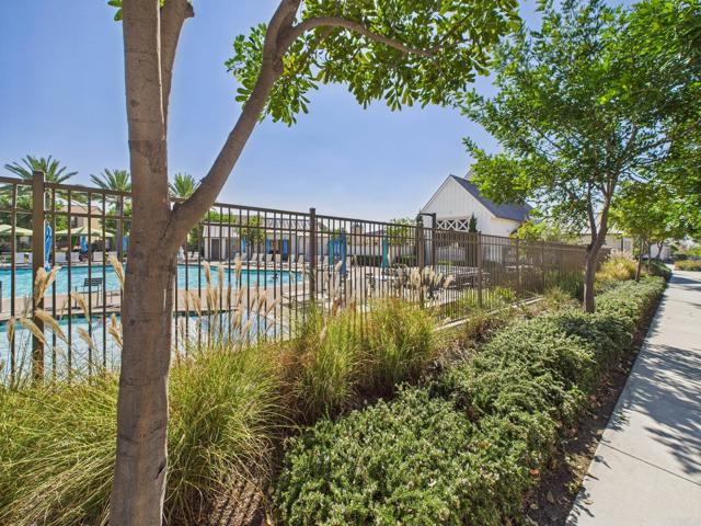 1922 Corte Zafiro, Chula Vista CA: https://media.crmls.org/mediaz/2c048500-6ec4-43a6-86c6-b47eed6fff8a.jpg