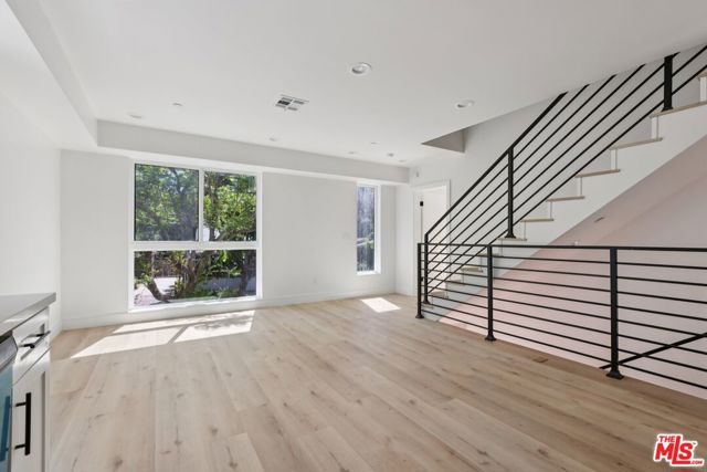 2111 1/2 Holly Drive, Los Angeles CA: https://media.crmls.org/mediaz/2c04994e-95c1-43d9-9fe0-5c130ac65130.jpg