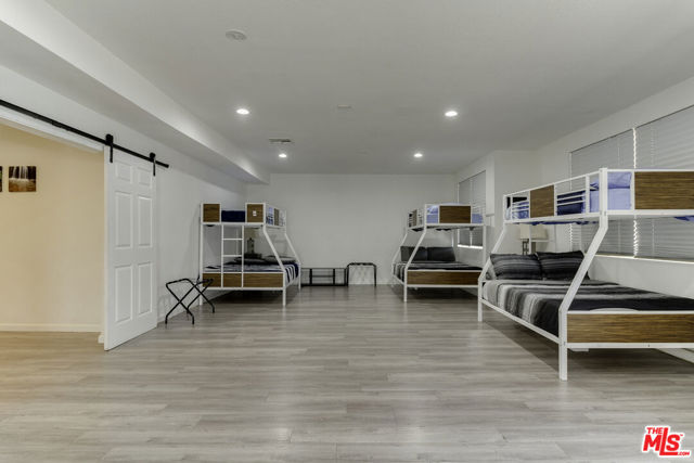 11812 RANDALL Street, Sun Valley CA: https://media.crmls.org/mediaz/2c0502b6-4177-4b20-90ee-e5a8050c7431.jpg