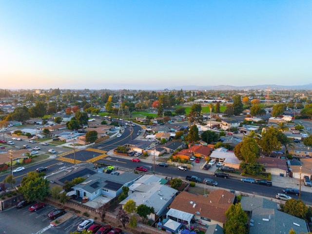 1966 Boca Raton Street, Hayward CA: https://media.crmls.org/mediaz/2c058328-765d-4f62-8915-70bcddbe2ec8.jpg