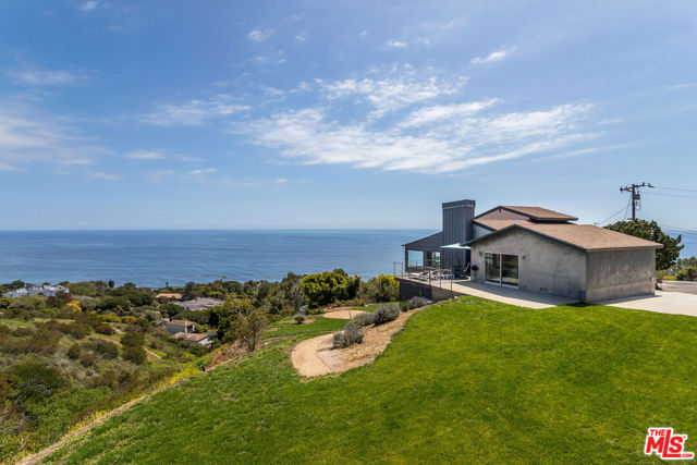 32701 Vista De Los Ondas Street, Malibu CA: https://media.crmls.org/mediaz/2c0593c4-b588-4e3e-8523-a9659cdb1895.jpg