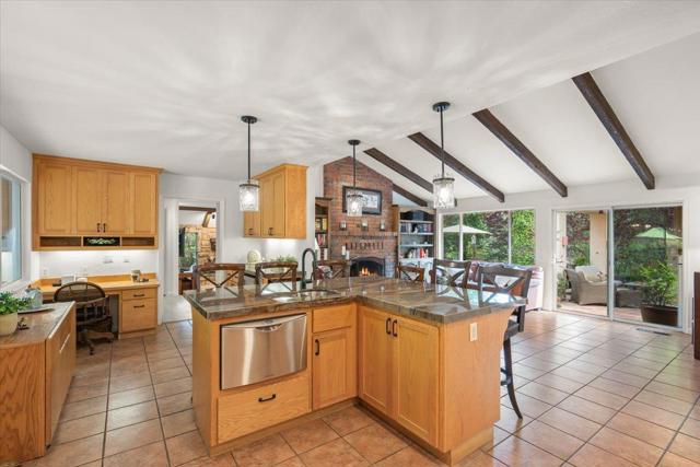 8103 Crestview Court, Gilroy CA: https://media.crmls.org/mediaz/2c05b572-bd68-485f-8095-46bc541a2765.jpg
