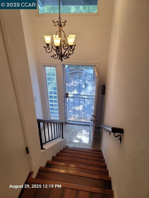 280 Scottsdale Rd, Pleasant Hill CA: https://media.crmls.org/mediaz/2c05ce41-3cc0-434e-b5a8-60fa09be24f5.jpg
