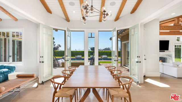 6815 Dume Drive, Malibu CA: https://media.crmls.org/mediaz/2c05f270-3cd6-4b35-be96-ce77ce3ecb59.jpg