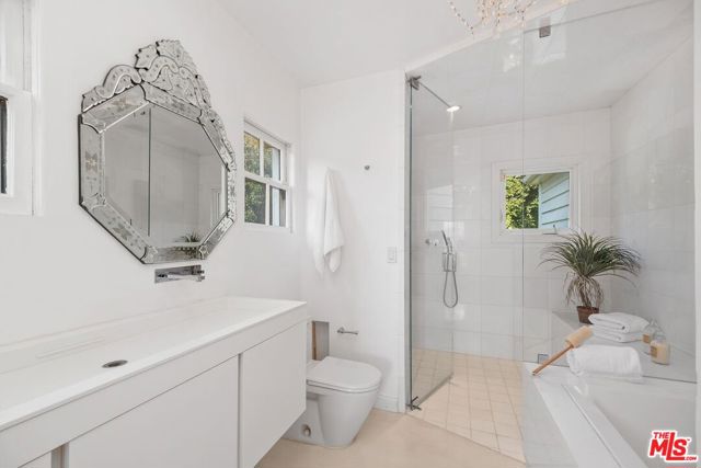 1455 Belfast Drive, Los Angeles CA: https://media.crmls.org/mediaz/2c0638d0-53fc-4a00-ae4b-51c5e12004a2.jpg