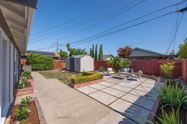 308 HILLER Street, Belmont CA: https://media.crmls.org/mediaz/2c06c249-2ba8-4938-a62c-f3da472c170f.jpg