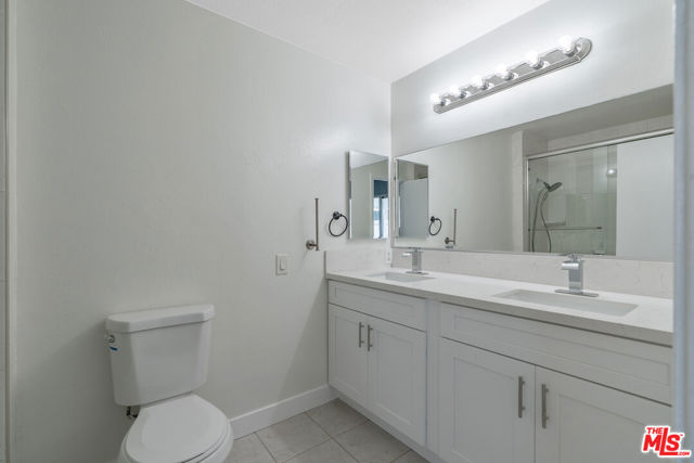 46 Eagle, Irvine CA: https://media.crmls.org/mediaz/2c06fc68-5d1c-4a8d-af9e-e2ec320e81f9.jpg