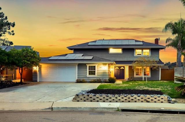 768 Sonrisa Street, Solana Beach CA: https://media.crmls.org/mediaz/2c079480-ea7e-420a-9149-812e03fbdacb.jpg