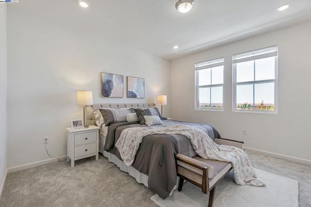 2044 Cottonwood St, Pittsburg CA: https://media.crmls.org/mediaz/2c07e4cd-2bad-4726-a159-69731473bfff.jpg
