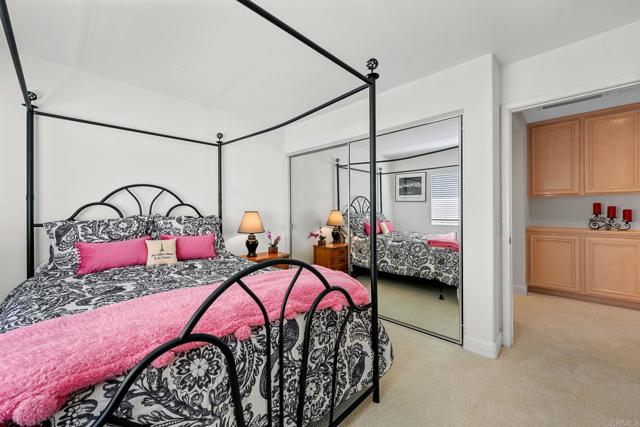 6990 Blue Orchid Lane, Carlsbad CA: https://media.crmls.org/mediaz/2c080714-108c-4357-9ffe-35434bc7a5a6.jpg