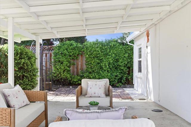 1019 Riverton Drive, San Carlos CA: https://media.crmls.org/mediaz/2c0826cb-c61d-43d9-abbd-deffd107d79f.jpg