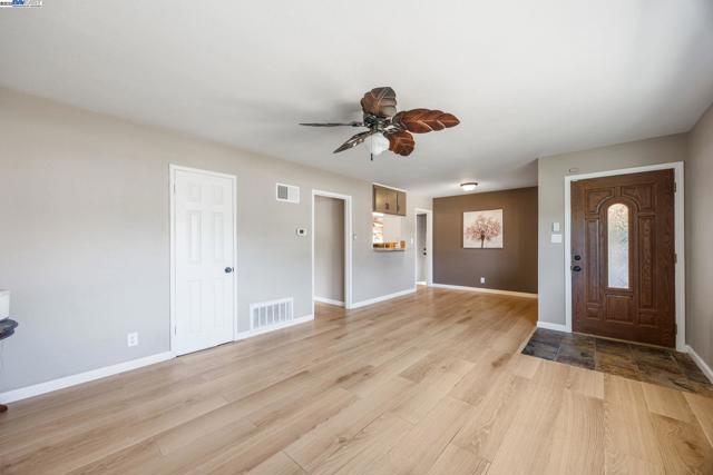 3491 Madeira Way, Livermore CA: https://media.crmls.org/mediaz/2c083ad7-70d0-4f75-9146-0c33dfd60642.jpg