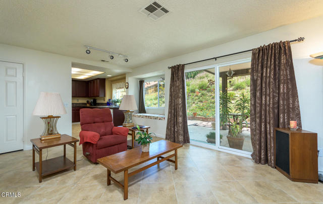 Detail Gallery Image 13 of 44 For 11764 Betula Cir, Moreno Valley,  CA 92557 - 4 Beds | 3 Baths