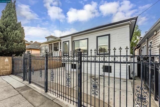 Details for 1535 38th Ave, Oakland, CA 94601