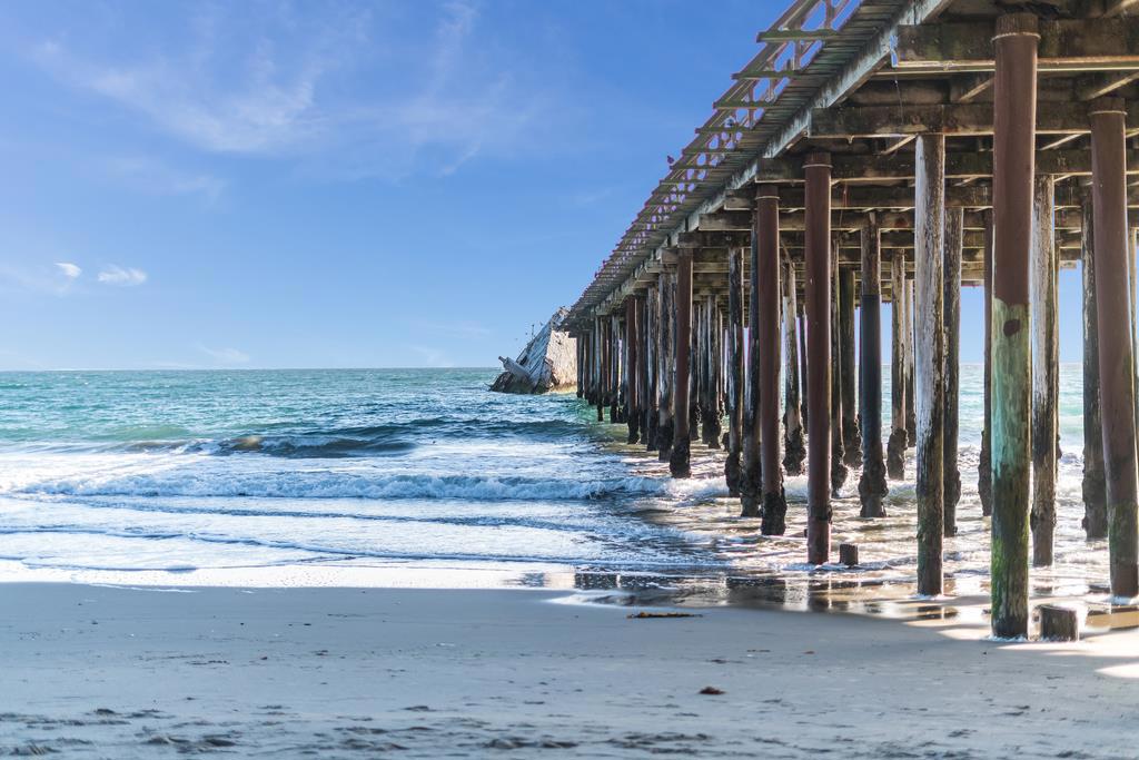 https://media.crmls.org/mediaz/2c09adc3-f693-4c3e-a34e-205d2bd55996.jpg?preset=X-Large